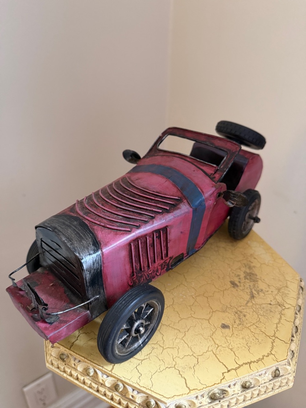 Red Vintage-Style Collectors Edition Car - Classic Metal Racer
